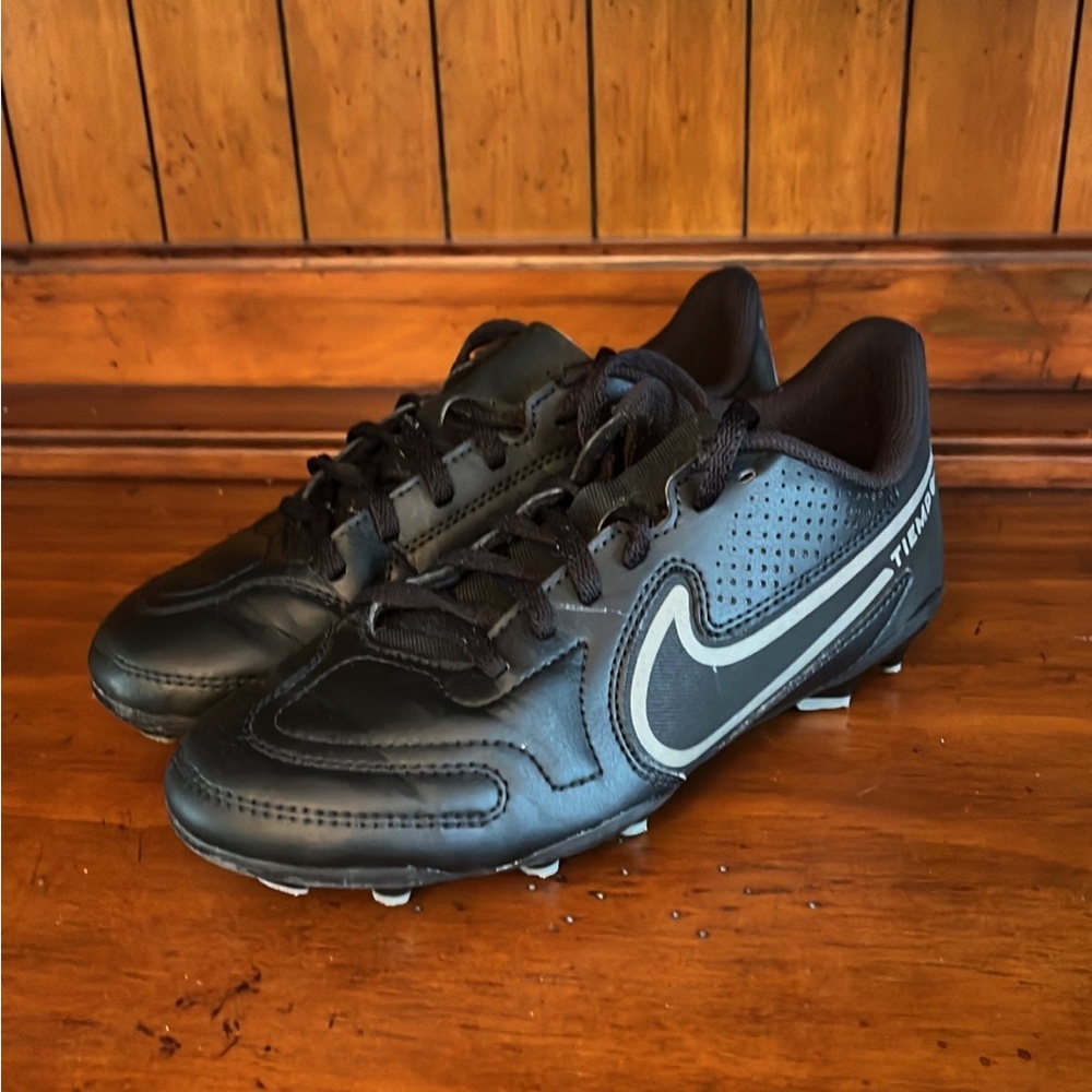 Nike Youth Tempo SOCCER cleats